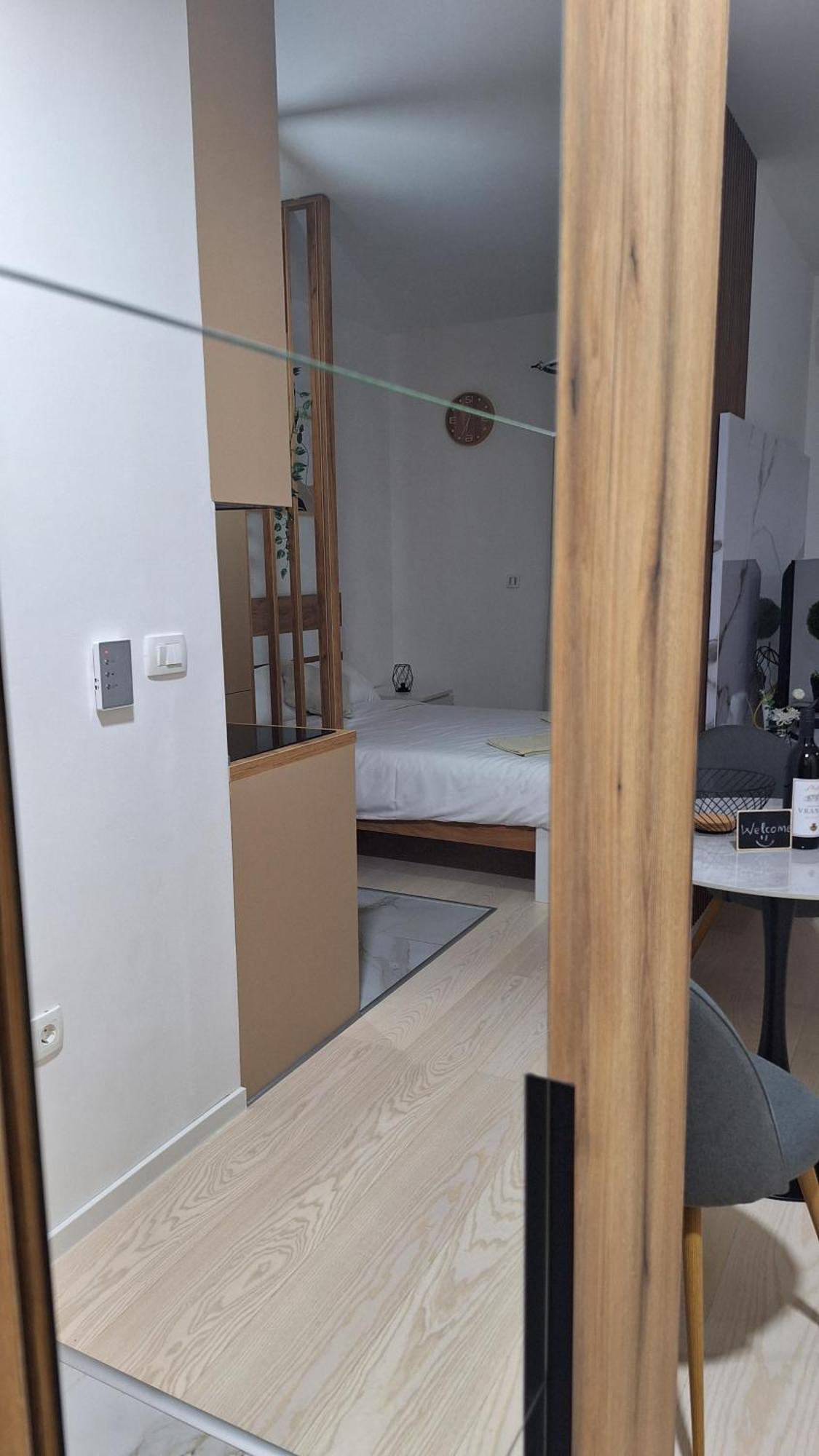 Ella Lux Daire Podgoriçe
